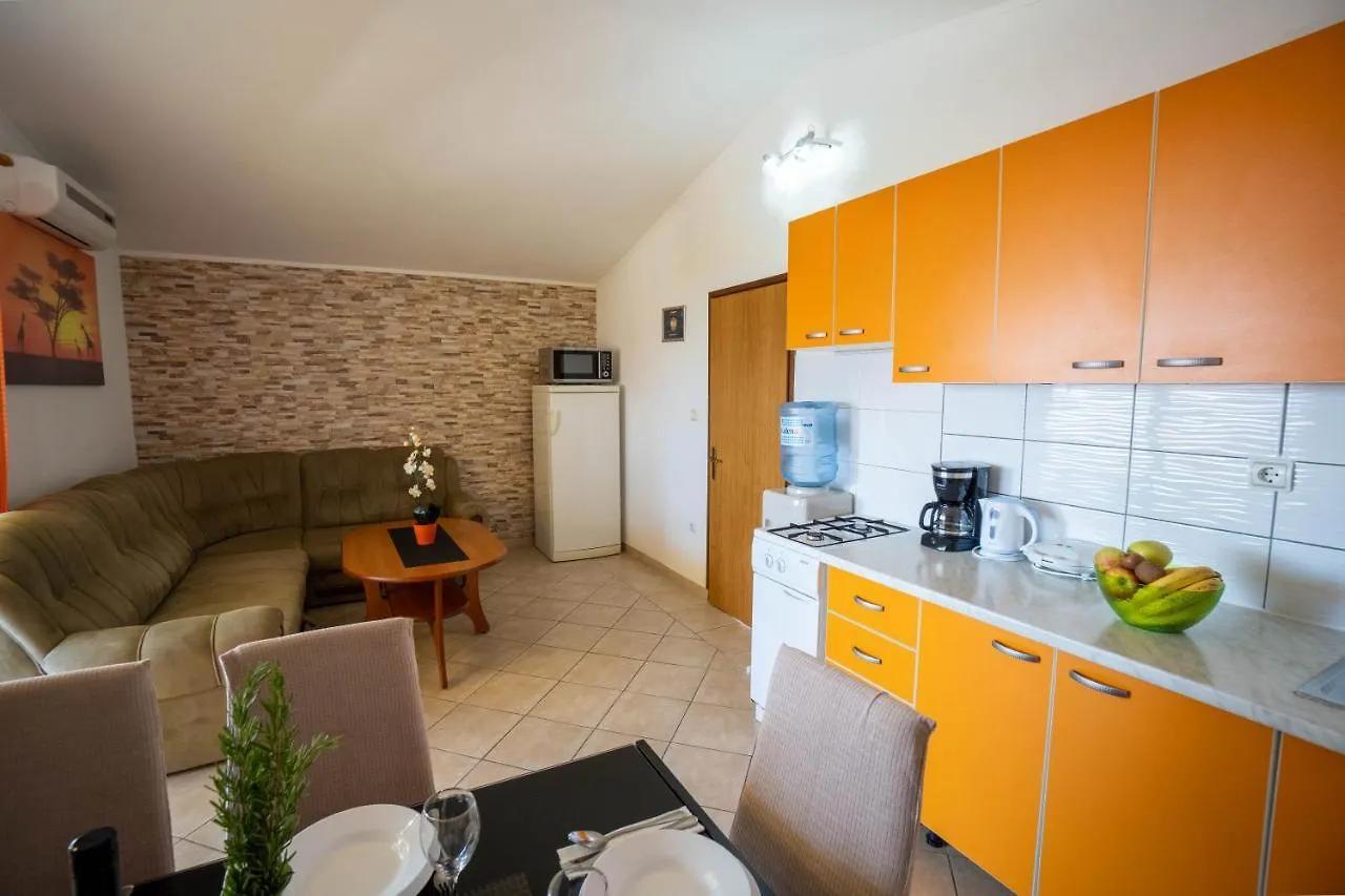 Apartments Pavic Vir 0*,  Croatia