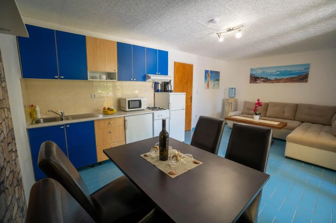 Apartments Pavic Vir Croatia