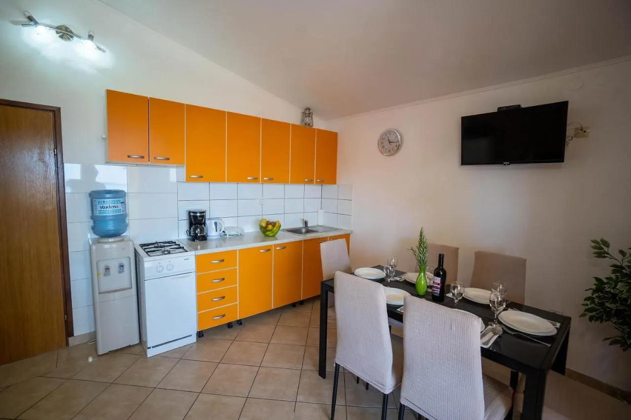 Apartments Pavic Vir