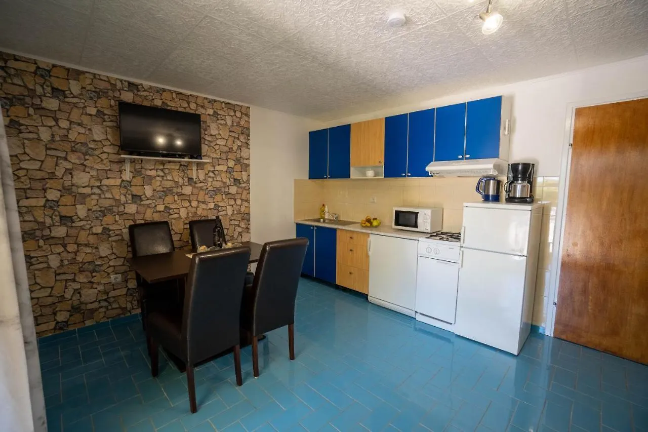 Apartments Pavic Vir 0*,  Croatia