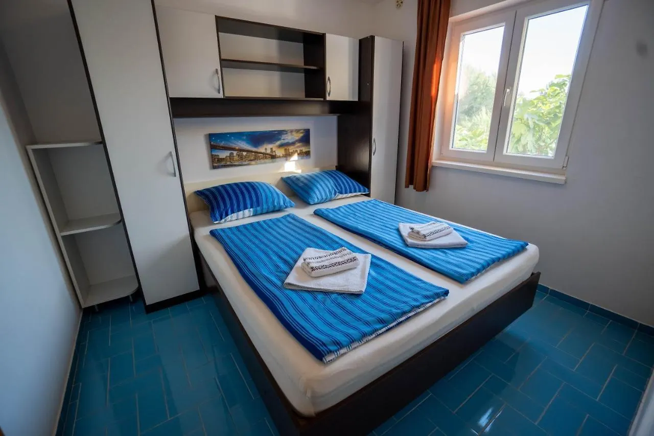 Apartments Pavic Vir Croatia